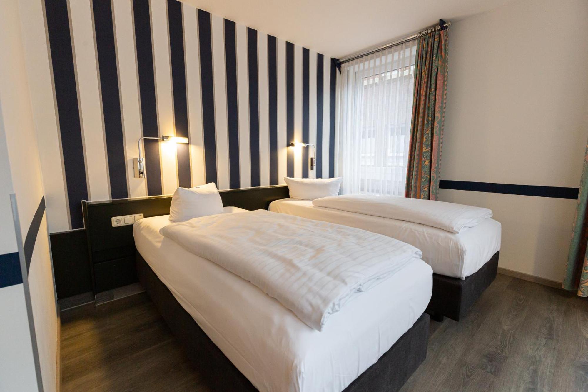 Hotel Dh Vec, Sehr Beliebtes & Leckeres Fruehstueck, Self-Check-In Фехта Экстерьер фото