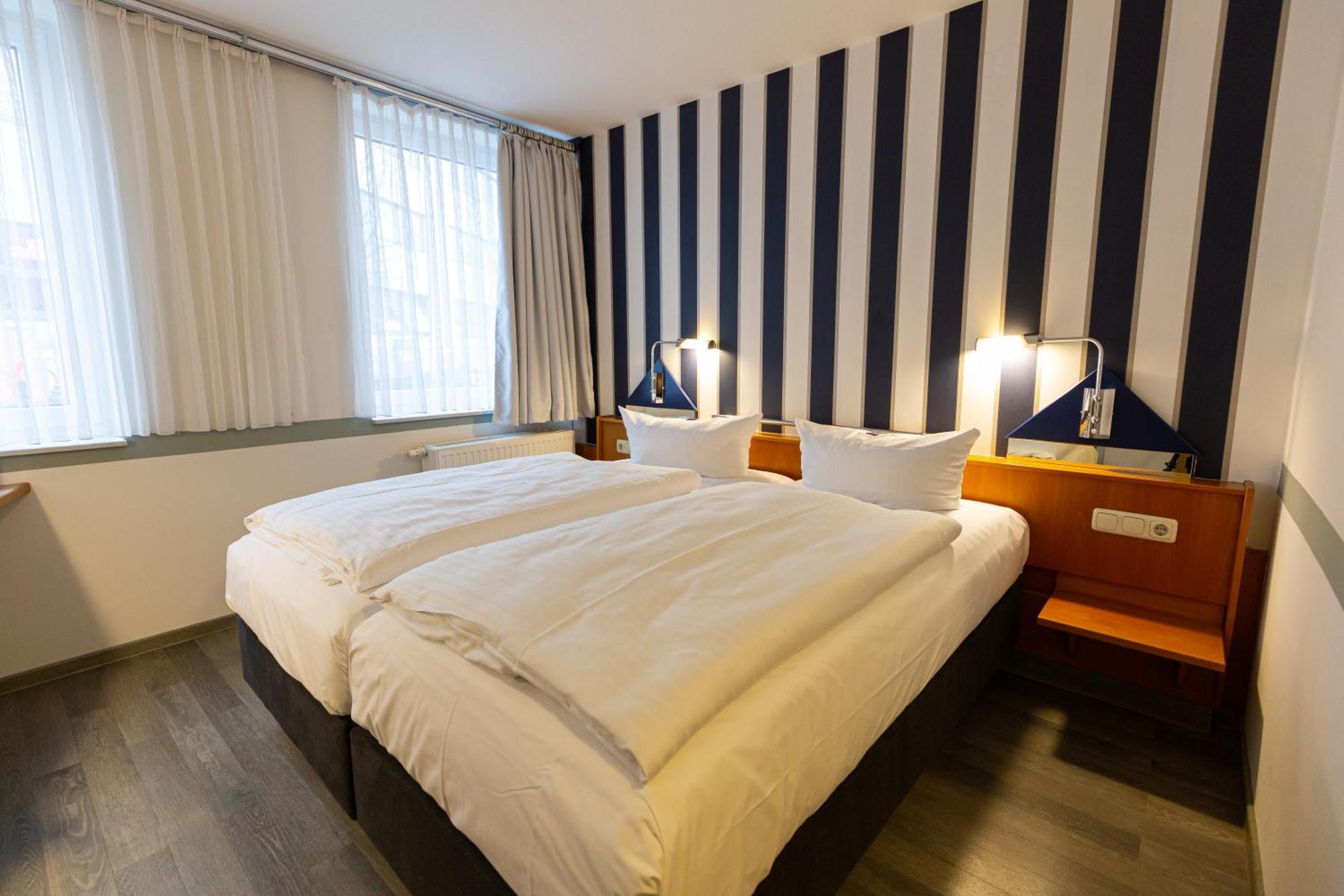 Hotel Dh Vec, Sehr Beliebtes & Leckeres Fruehstueck, Self-Check-In Фехта Экстерьер фото