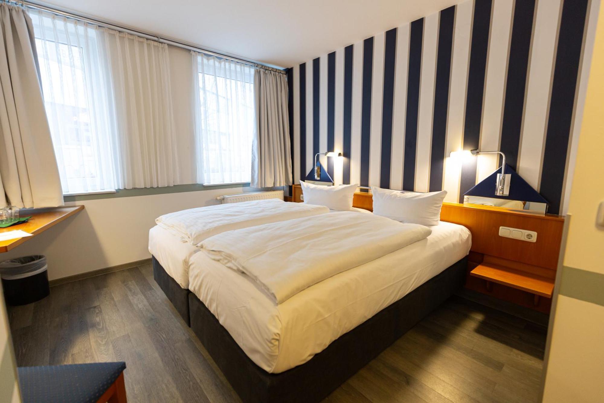 Hotel Dh Vec, Sehr Beliebtes & Leckeres Fruehstueck, Self-Check-In Фехта Экстерьер фото